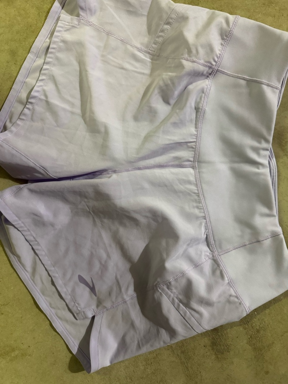 Brooks White Women’s Chaser Running Shorts NWT - Picture 4 of 5